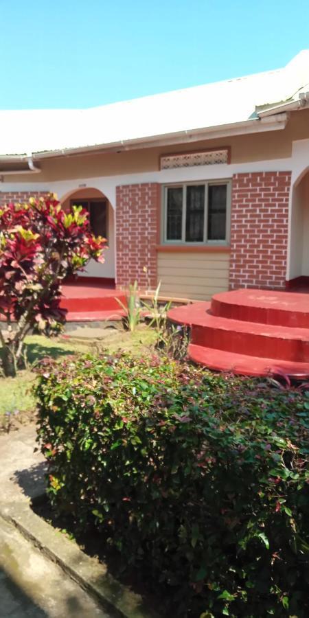 Annas Bed And Breakfast Εντέμπε Εξωτερικό φωτογραφία