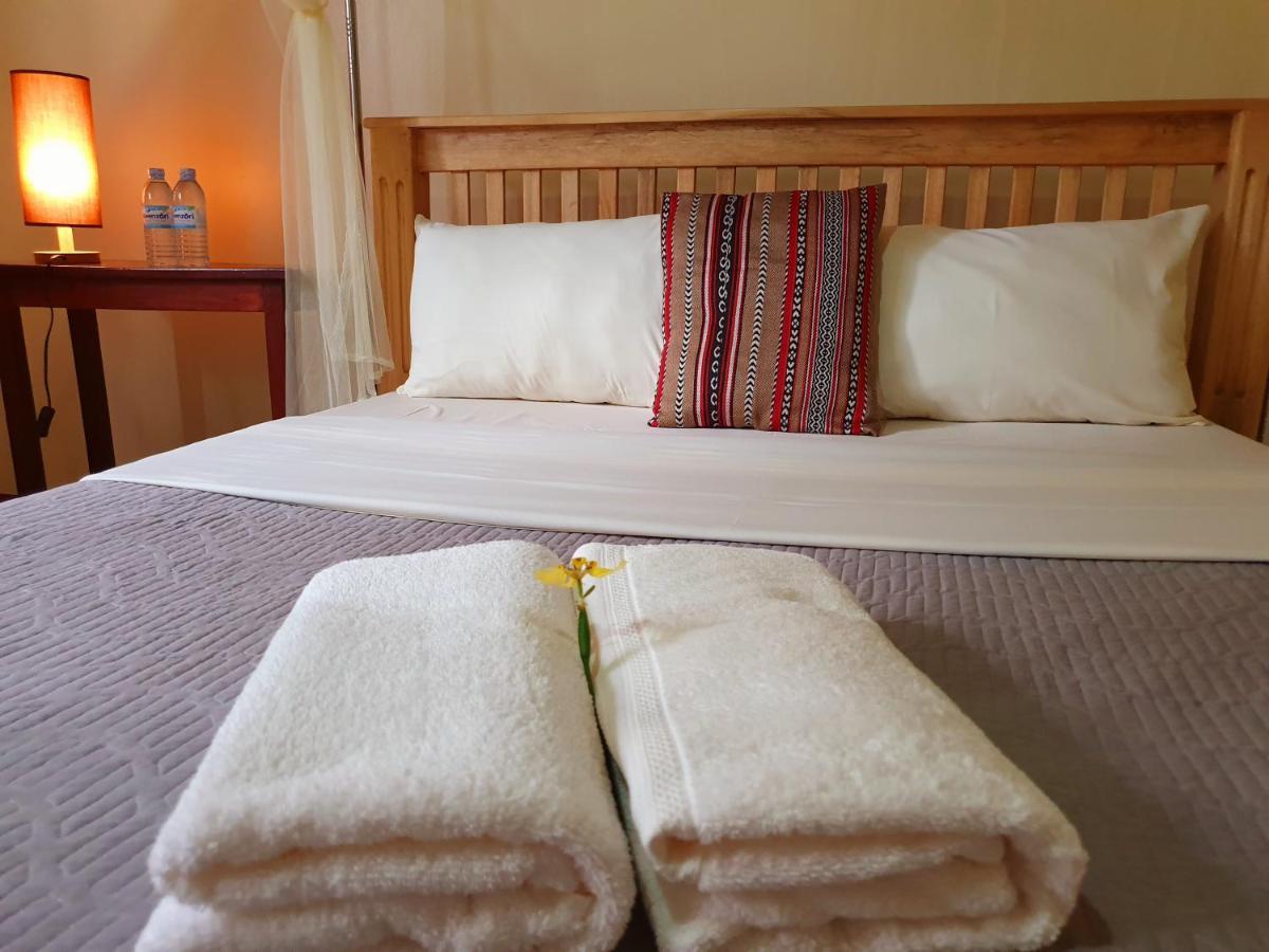 Annas Bed And Breakfast Εντέμπε Εξωτερικό φωτογραφία