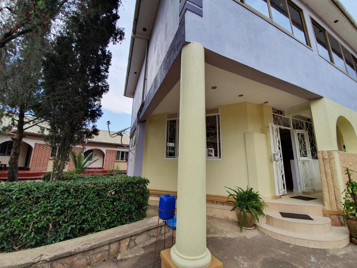 Annas Bed And Breakfast Εντέμπε Εξωτερικό φωτογραφία