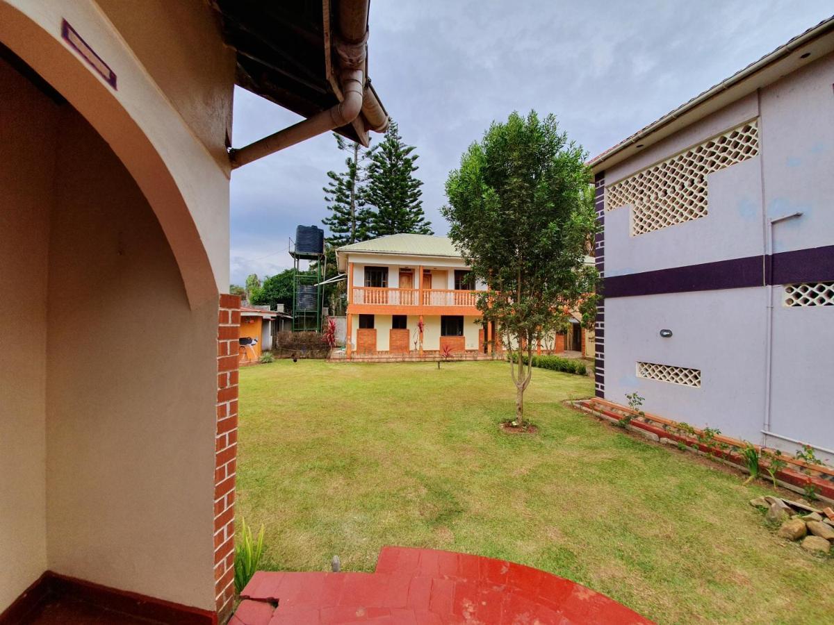 Annas Bed And Breakfast Εντέμπε Εξωτερικό φωτογραφία