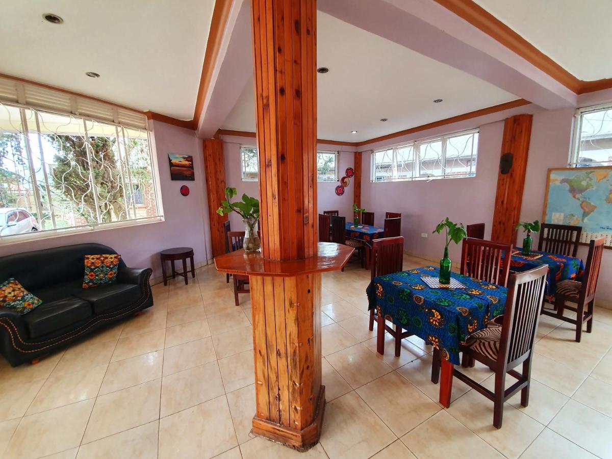 Annas Bed And Breakfast Εντέμπε Εξωτερικό φωτογραφία
