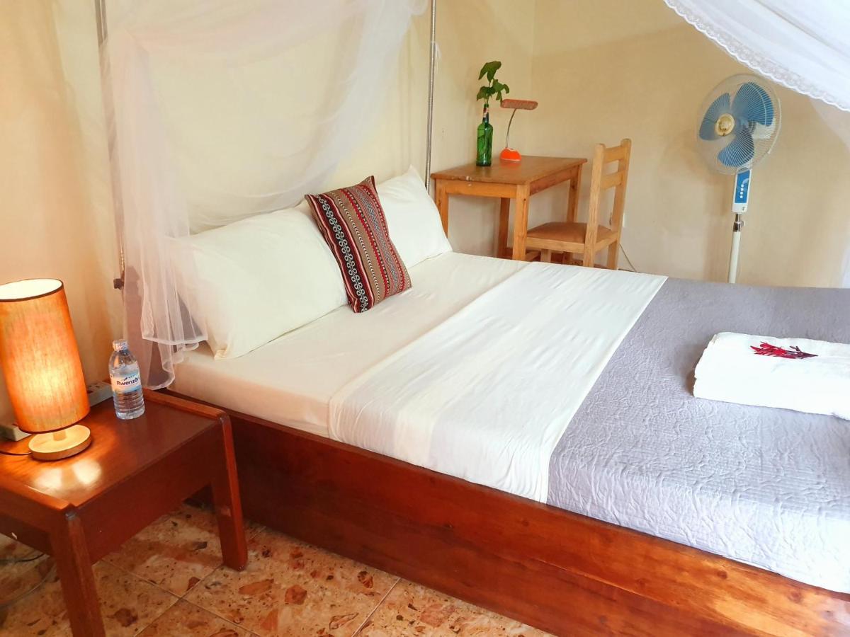 Annas Bed And Breakfast Εντέμπε Εξωτερικό φωτογραφία