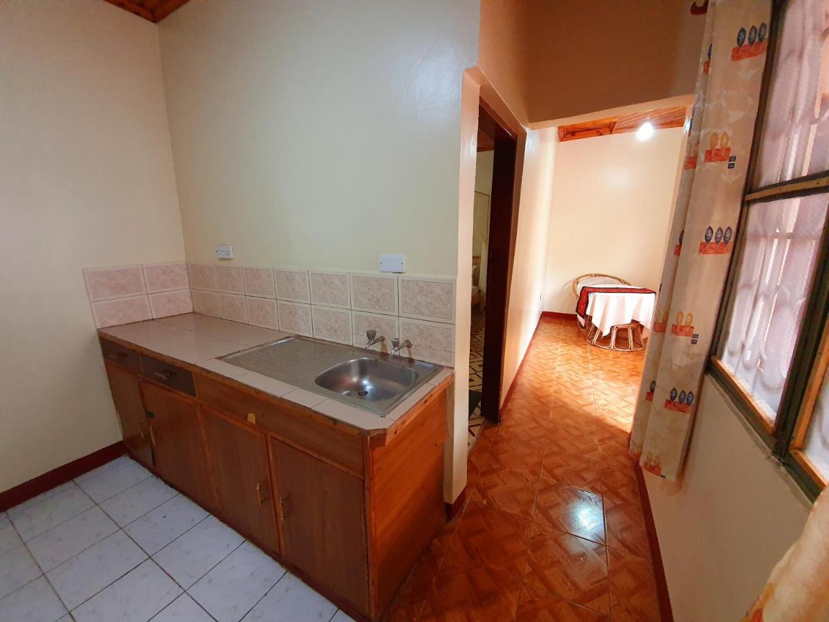 Annas Bed And Breakfast Εντέμπε Εξωτερικό φωτογραφία